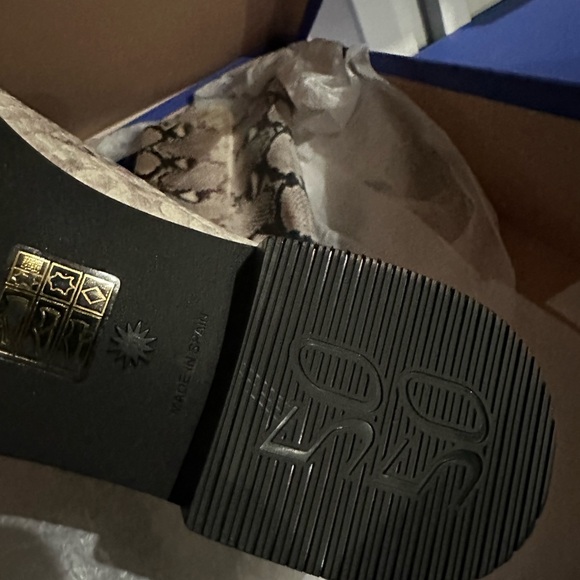 Stuart weitzman snakeprint 5050 boots nwb 5.5 - Picture 5 of 7